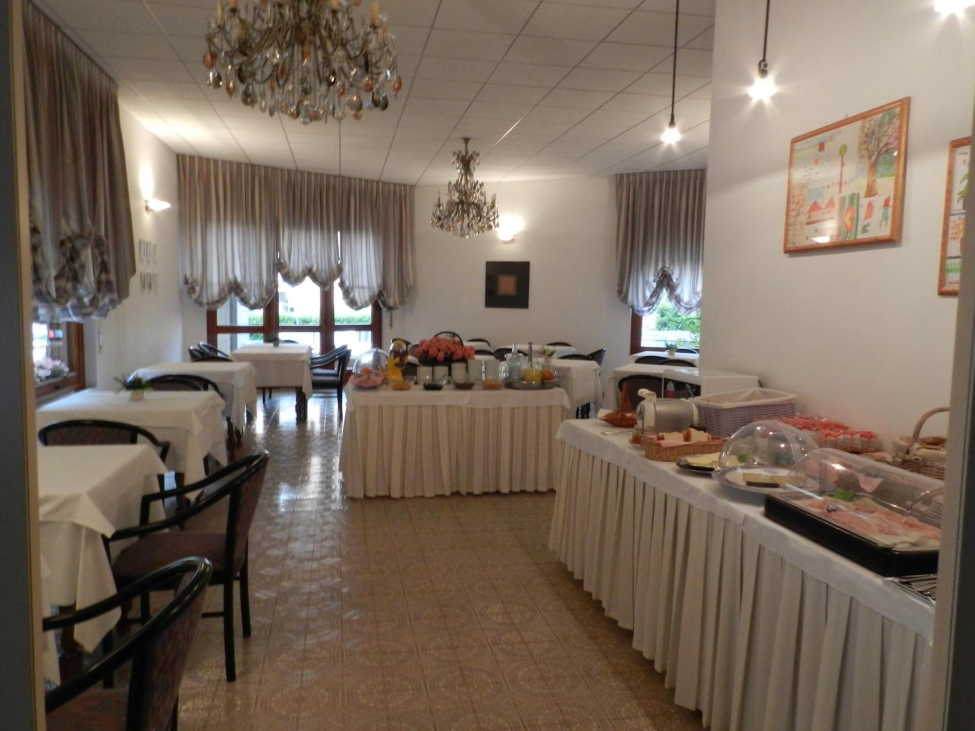 Park Hotel Albisola Superiore Bagian luar foto