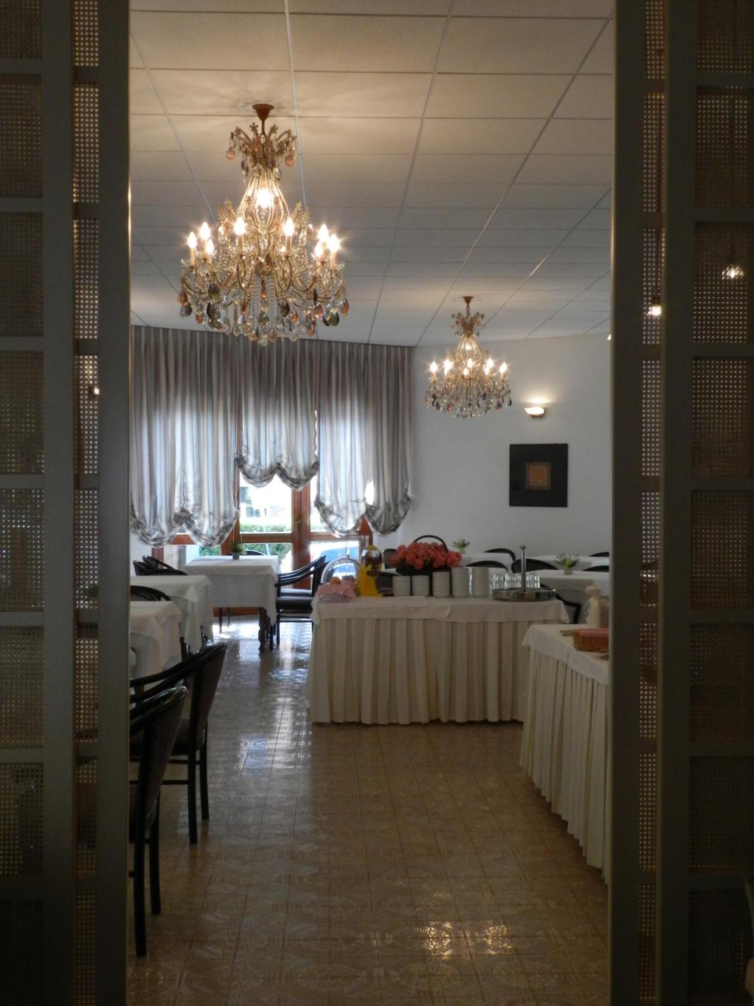 Park Hotel Albisola Superiore Bagian luar foto
